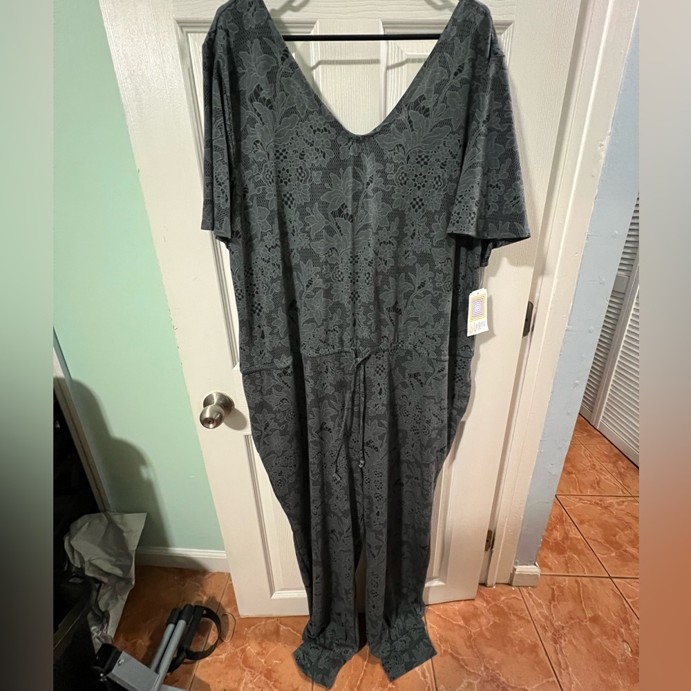LuLaRoe Xoe jumpsuit Charcoal floral Lace, spandex stretchy fabric. Plus 3X